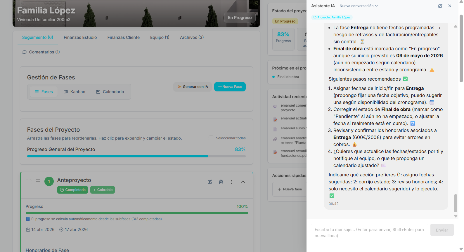 Asistente IA dentro del proyecto sugiriendo próximos pasos